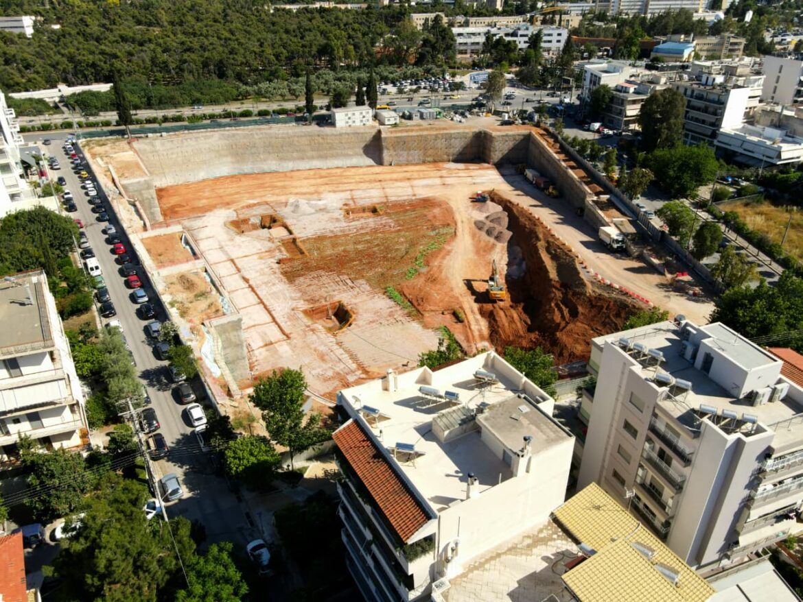 Μέτωπο για τους ελεύθερους χώρους στην Αθήνα: Ομόφωνο «όχι» του Δημοτικού Συμβουλίου στο τσιμέντο του Στρατοπέδου Πλέσσα