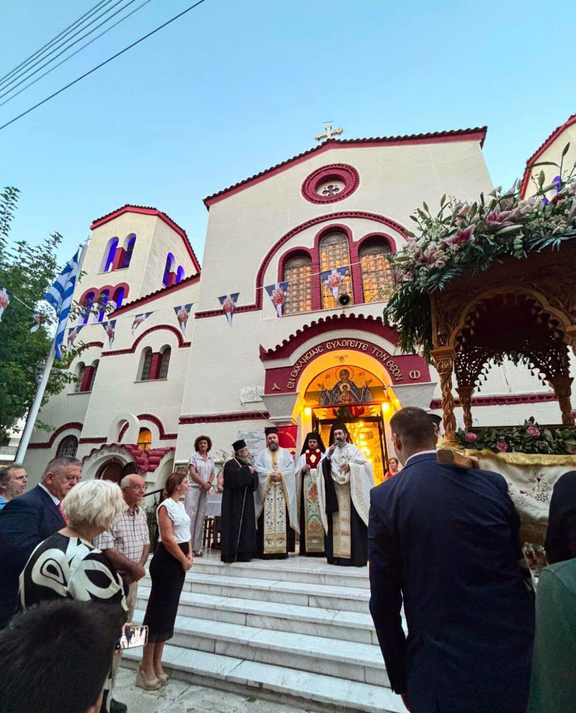 Με λαμπρότητα ο εορτασμός της Κοιμήσεως της Θεοτόκου στη Νέα Φιλαδέλφεια