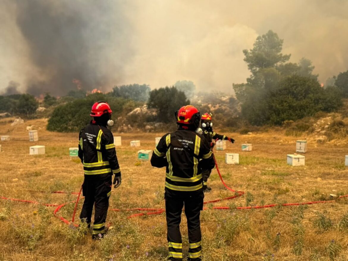 Η ισχύς εν τη ενώσει! Ο Δήμος Ελληνικού Αργυρούπολης και οι Εθελοντές Δασοπροστασίας & Πυρόσβεσης συνέδραμαν στη μεγάλη πυρκαγιά της Αττικής.